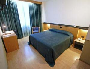 Standard double or twin and 1 child with private facilities (shower), and breakfast